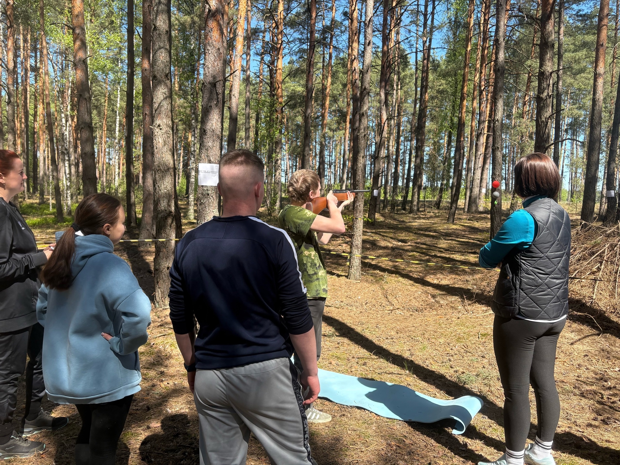 02.05.2025 в Урочище Векерово Хоростовского сельсовета прошла военно-спортивная эстафета «Курс молодого бойца», посвященная 80-й годовщине Победы советского народа в Великой Отечественной войне и Году благоустройства.